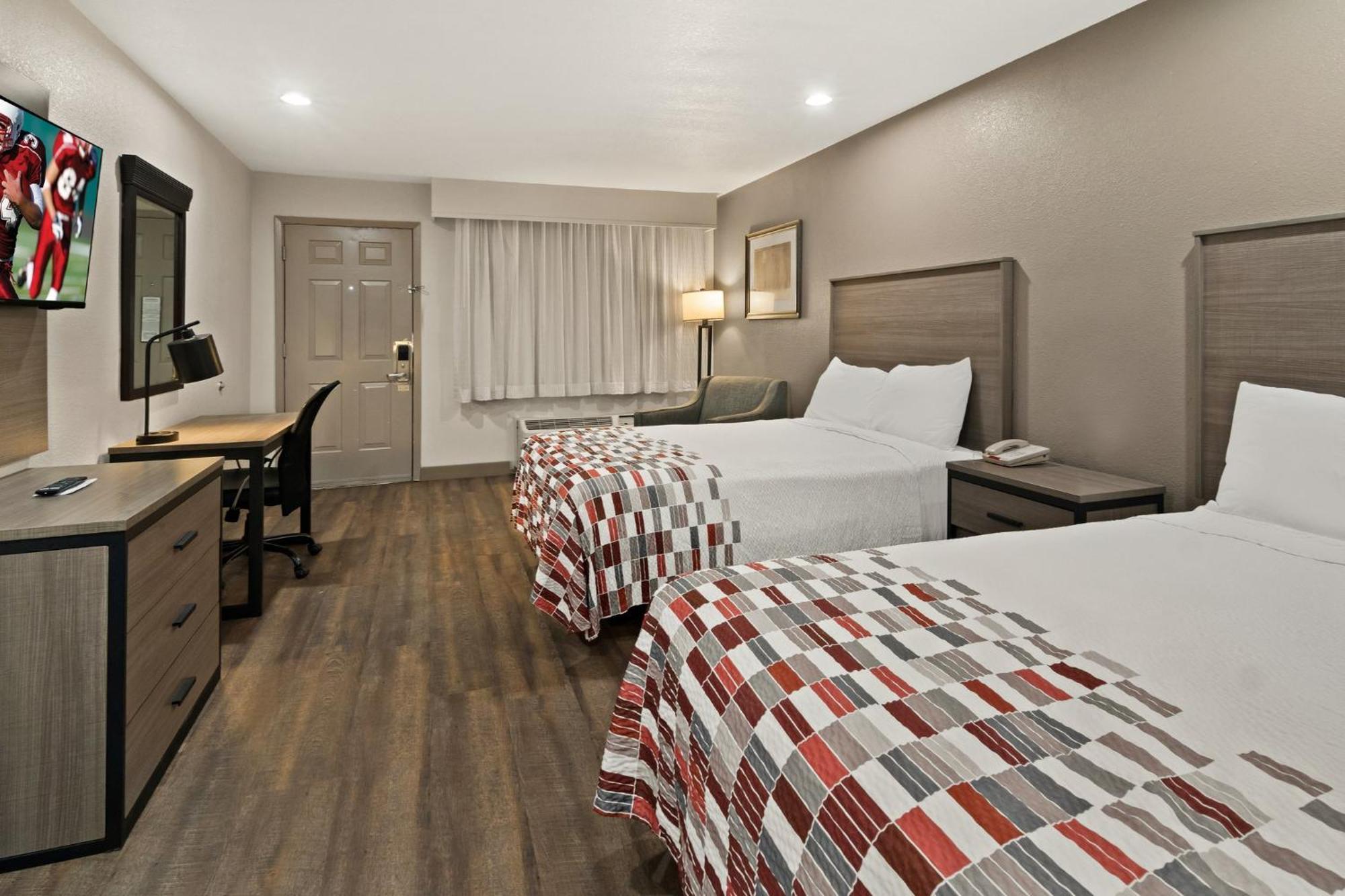 Red Roof Inn & Suites Irving - Dfw Airport South Bagian luar foto