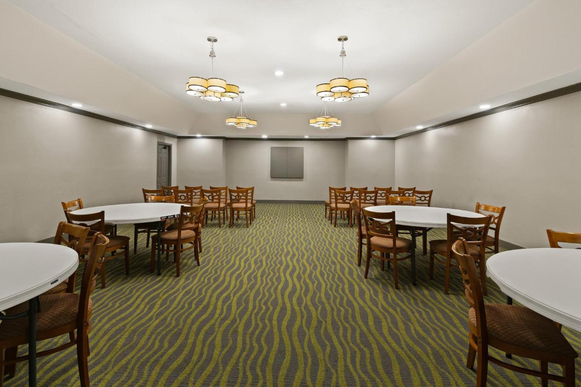 Red Roof Inn & Suites Irving - Dfw Airport South Bagian luar foto