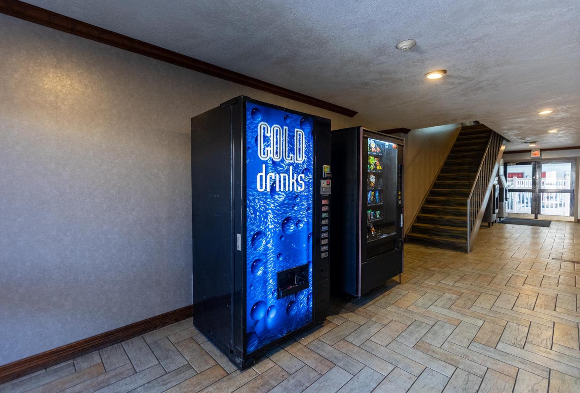 Red Roof Inn & Suites Irving - Dfw Airport South Bagian luar foto